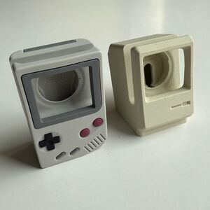 Elago vintage Apple computer & Nintendo Gameboy Apple Watch charger base